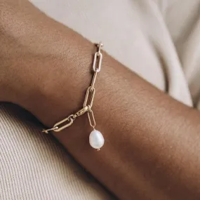 Clutch Your Pearl Bracelet