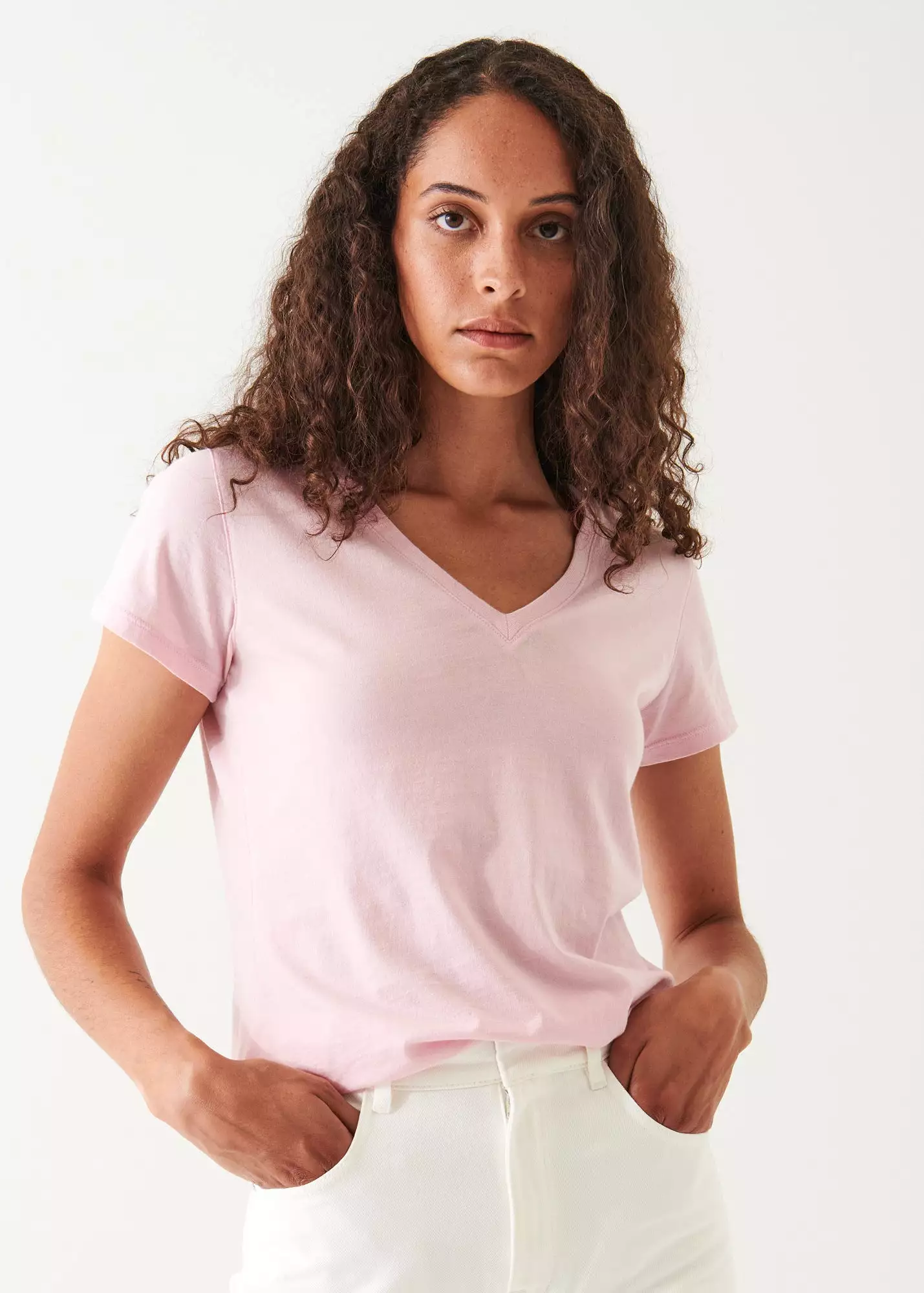 ENZYME WASH LIGHTWEIGHT PIMA COTTON V-NECK