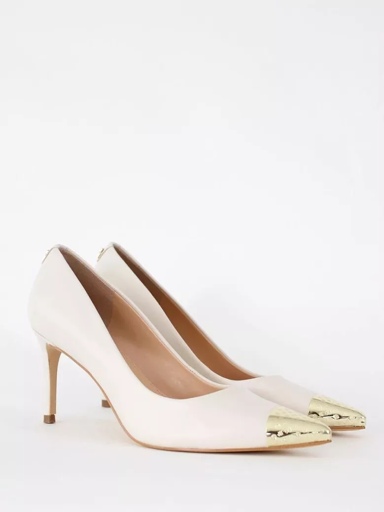 GUESS Stone Aloma Court Shoe