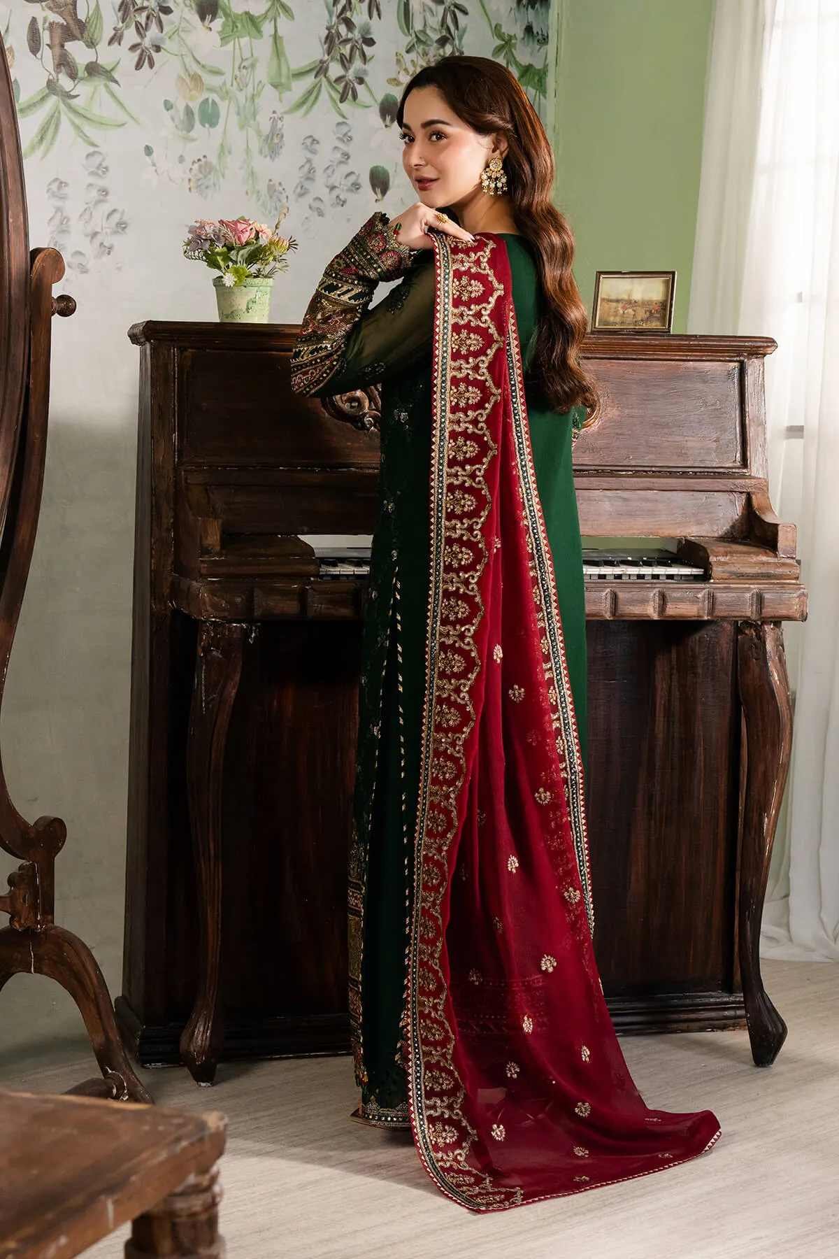 Naina by Imrozia Embroidered Chiffon Unstitched 3Pc Suit I-194 Nafay