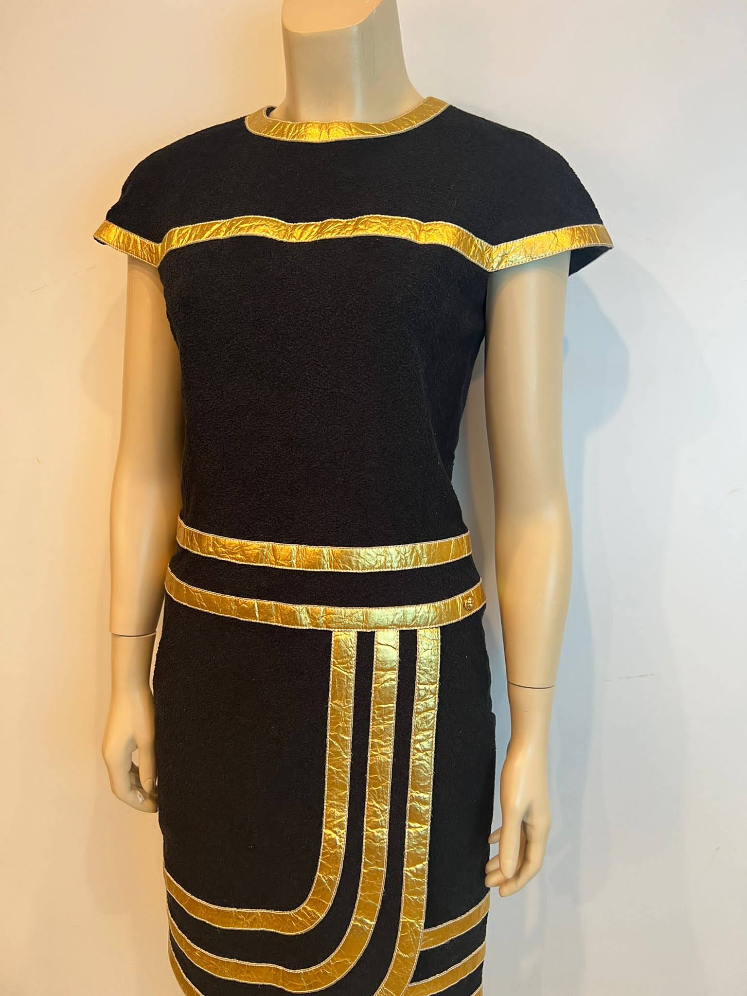 NWT Chanel 19A 2019 Fall Paris Egypt Runway Black Gold Leather Trim Dress FR 34 US 4