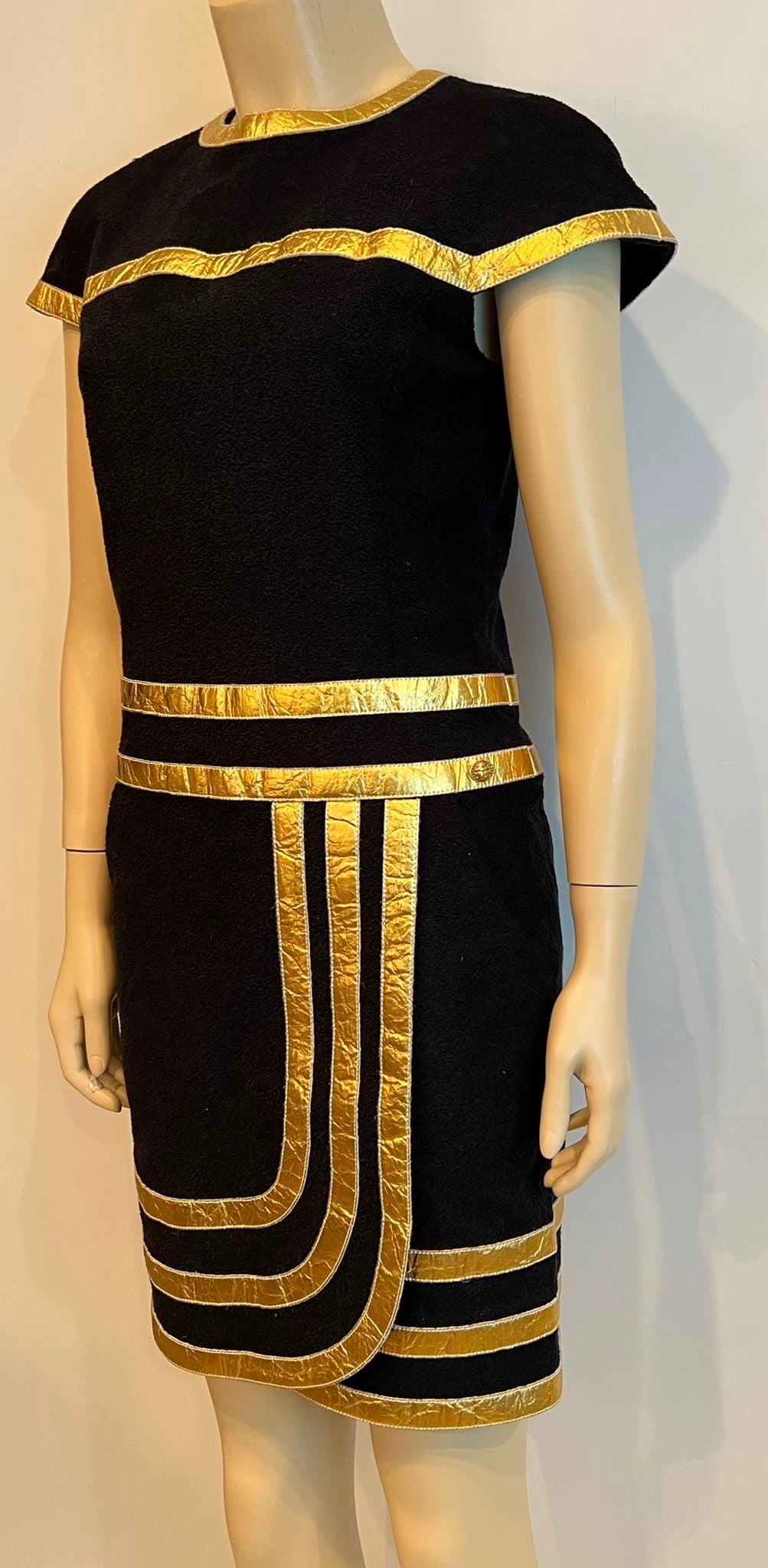 NWT Chanel 19A 2019 Fall Paris Egypt Runway Black Gold Leather Trim Dress FR 34 US 4