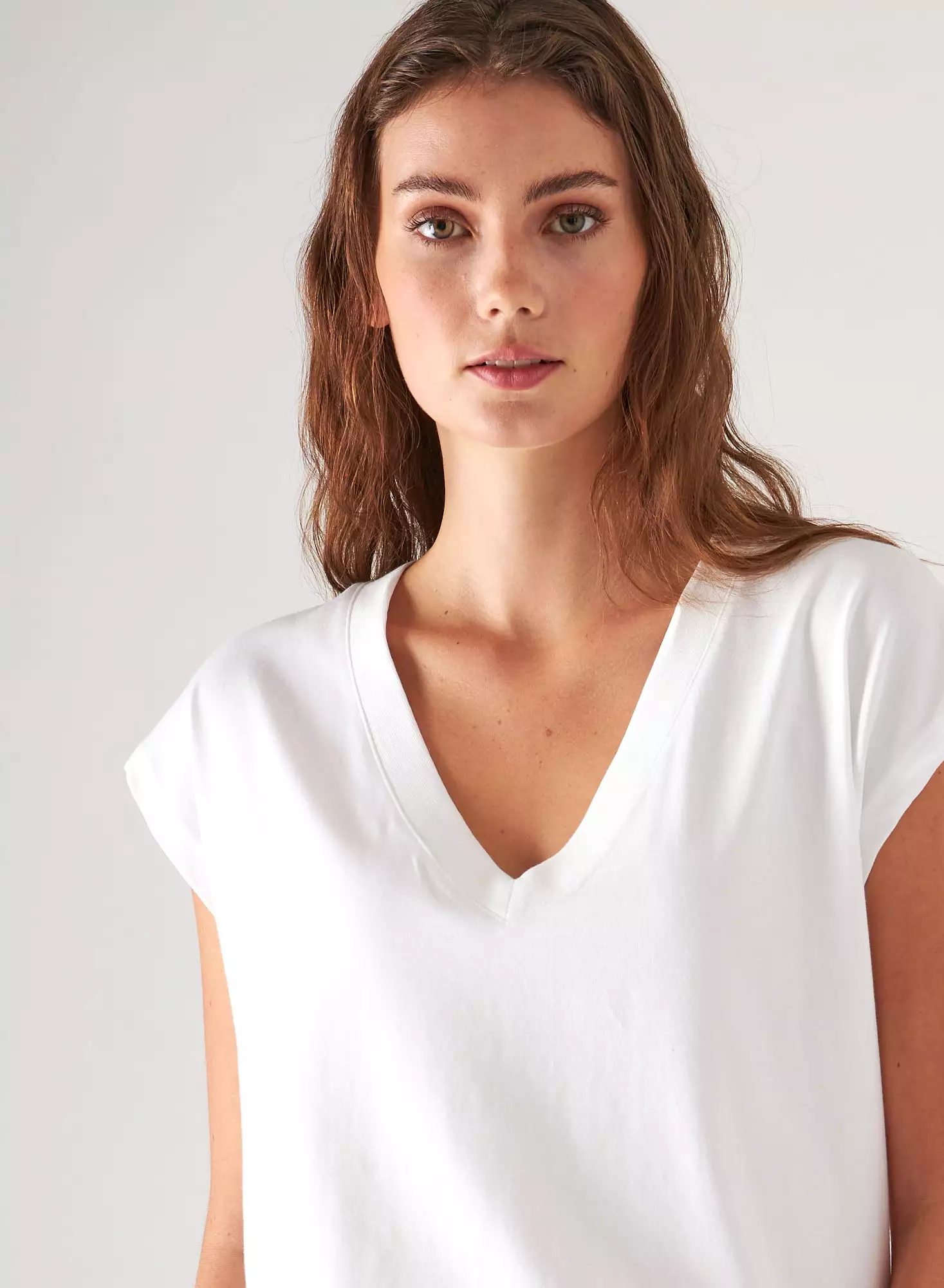 PIMA COTTON STRETCH DOLMAN V-NECK T-SHIRT